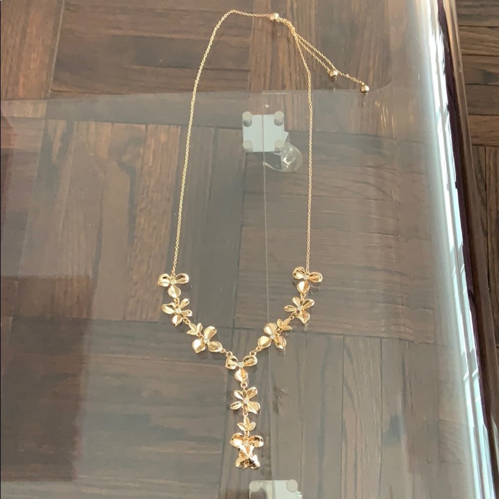 Gold floral lariat necklace